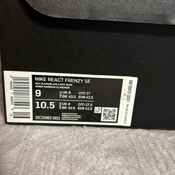 Shoes - Picture 6 of 7